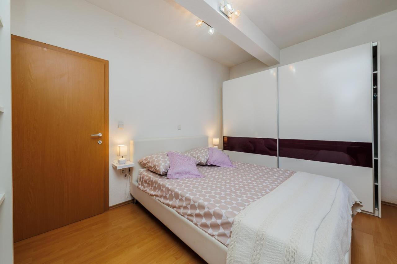 Apartman Marija Apartment คาชเตลา ภายนอก รูปภาพ